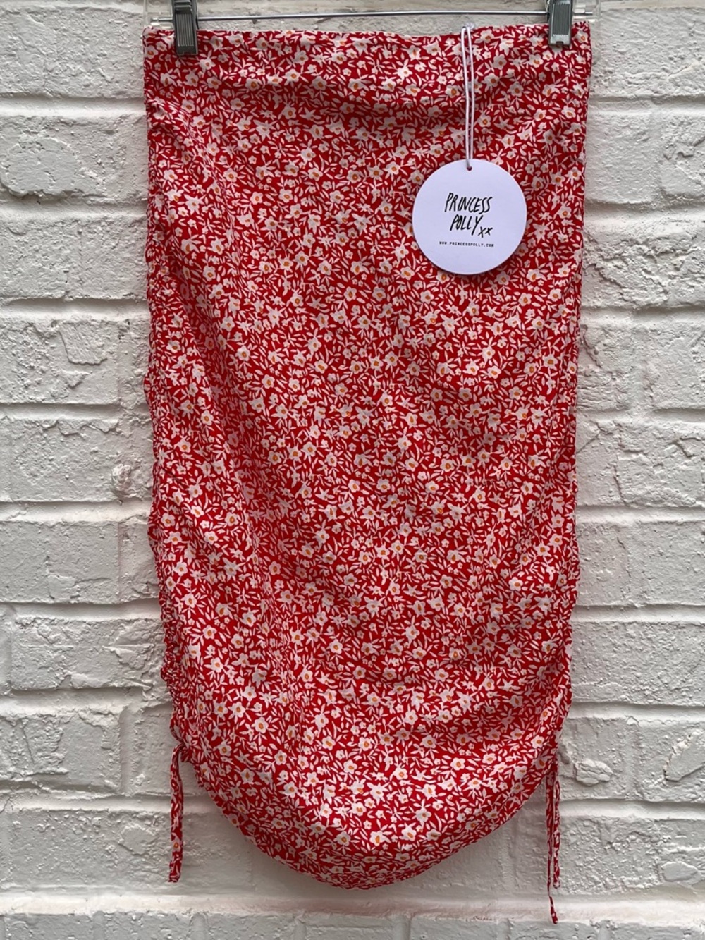 Princess Polly Red Floral Ruched Skirt NWT Size 10